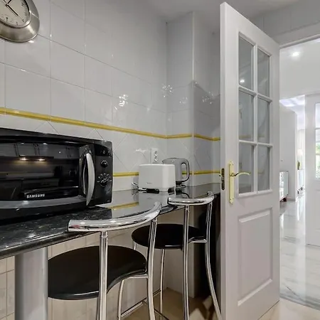 Apartment South Facing Near Sandy And Golf Courses *