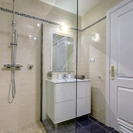 South Facing Near Sandy And Golf Courses Apartment *
